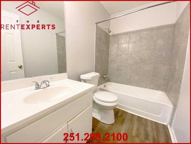 Building Photo - 9641 Royal Woods Ct