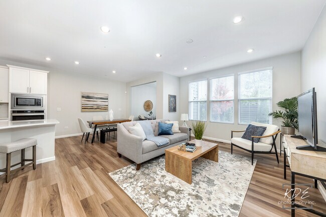 Building Photo - 2110 Weatherbee Ln