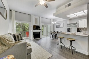 Building Photo - 2010 Jones Rd