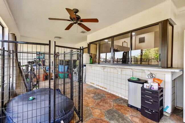 Building Photo - 481 SW Aster Rd