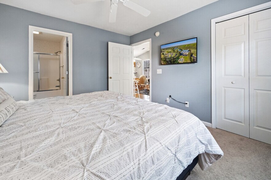 Building Photo - 598 Blue Stem Dr