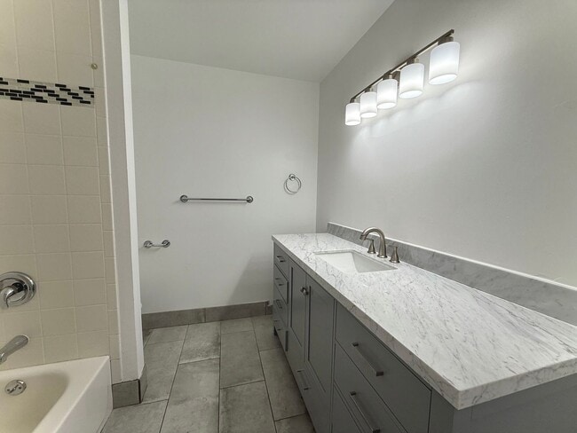Building Photo - 3 Bedroom Home in Holladay now available