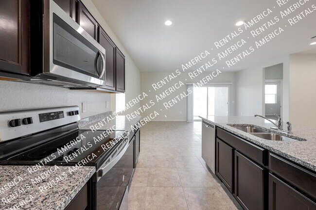 Building Photo - 18436 W Artemisa Ave