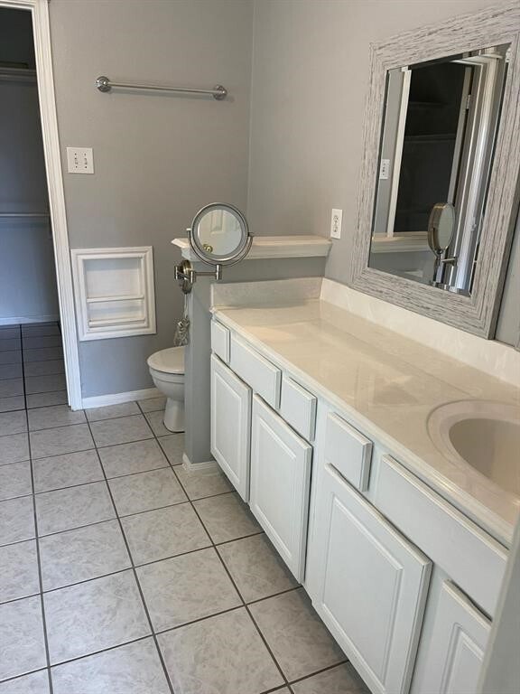 Building Photo - 14622 Vaughnville Dr