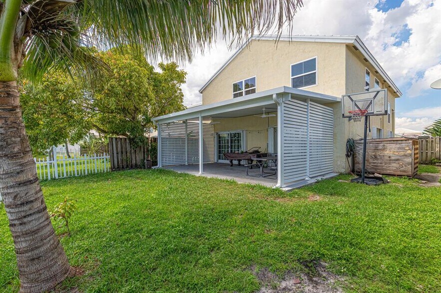 Building Photo - 6466 Buena Vista Dr