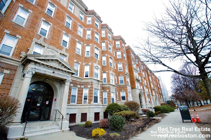 Building Photo - 1191 Boylston St