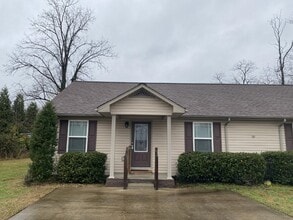 Building Photo - "Updated 2-Bed, 2-Bath Oasis on E High St...