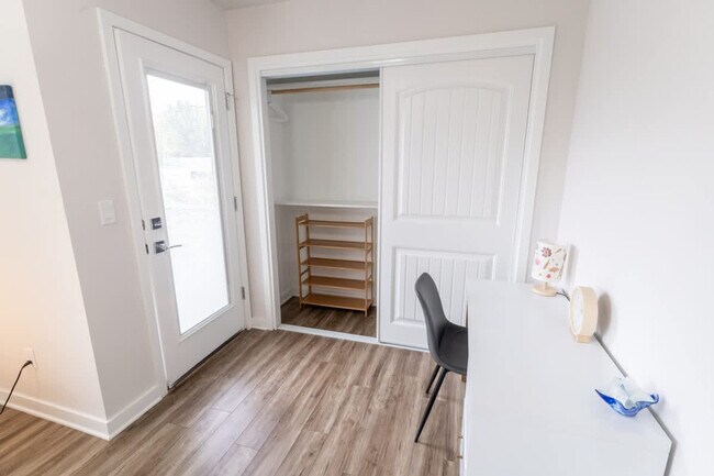 Building Photo - 5177 NE 14th Pl