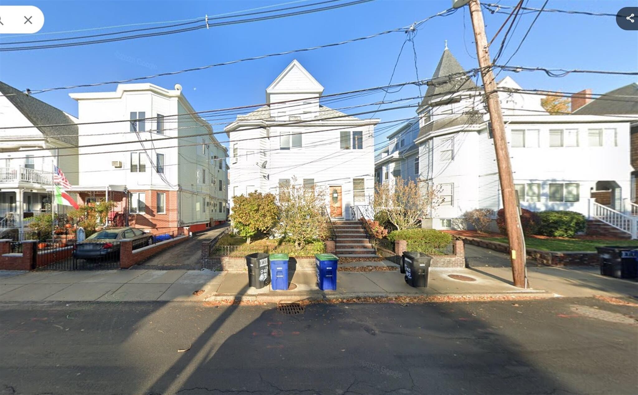 Building Photo - 240 School St