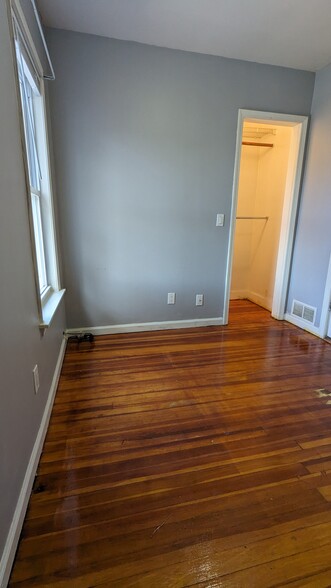 Building Photo - 1553 Helderberg Ave