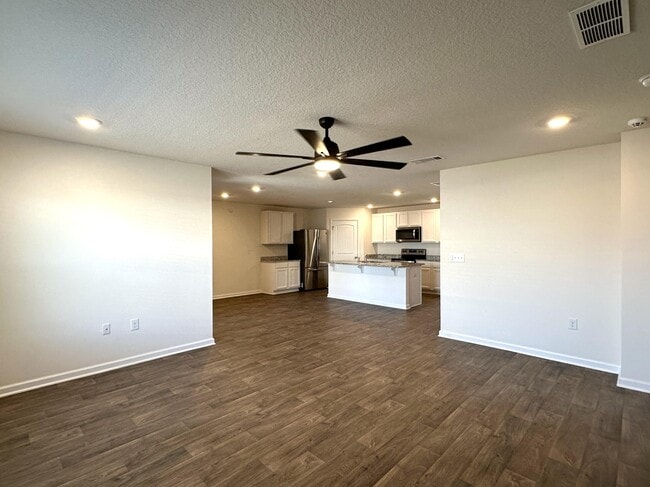 Building Photo - 1046 Limpkin St
