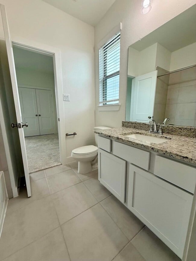 Building Photo - 1539 Crystal Stream Dr