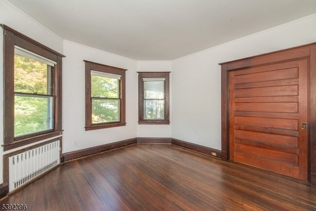 Building Photo - 35 Montclair Ave
