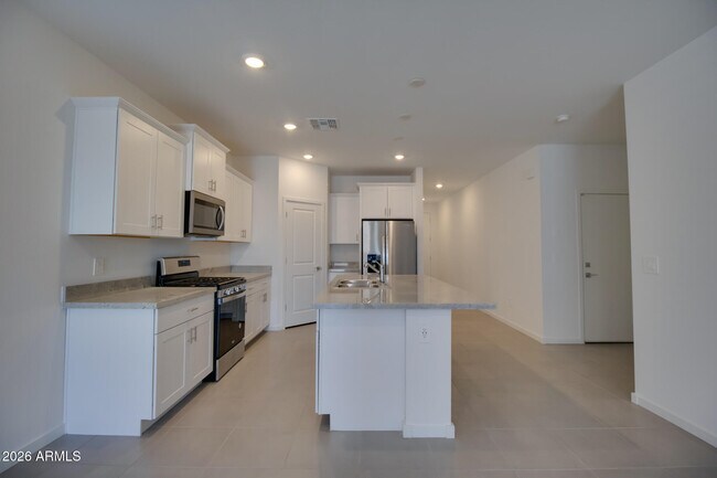 Building Photo - 41655 W Sonoran Trail