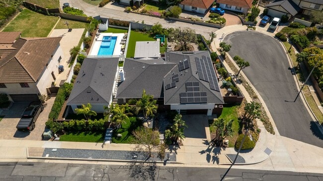 Building Photo - Beautifully Remodeled, Bright & Modern 4BR3BA Home w/ 2BR1BA Guest House On Sprawling Corner Lot ...