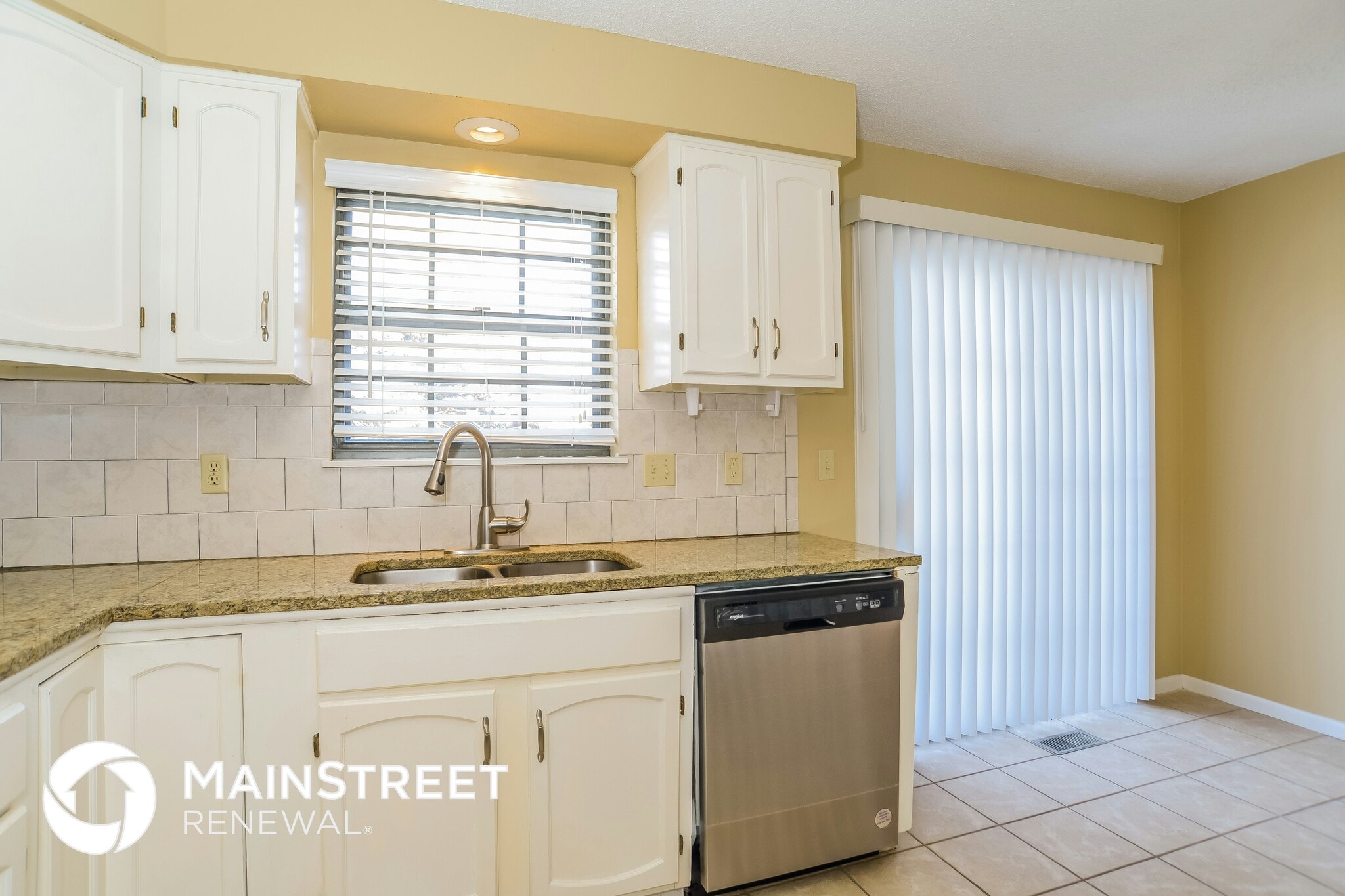 Building Photo - 1126 E Elizabeth St