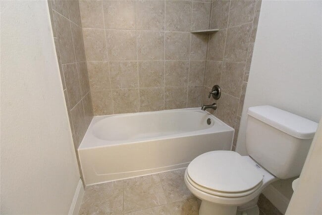Building Photo - 5800 Viejo Dr