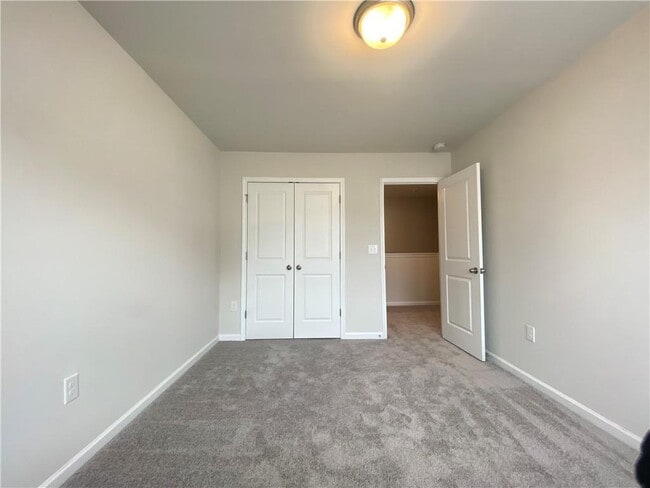 Building Photo - 4679 Fullerton Dr