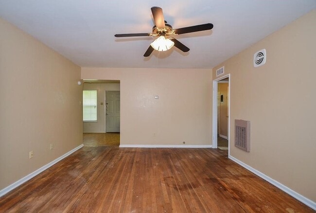 Building Photo - 5515 Flamingo Dr