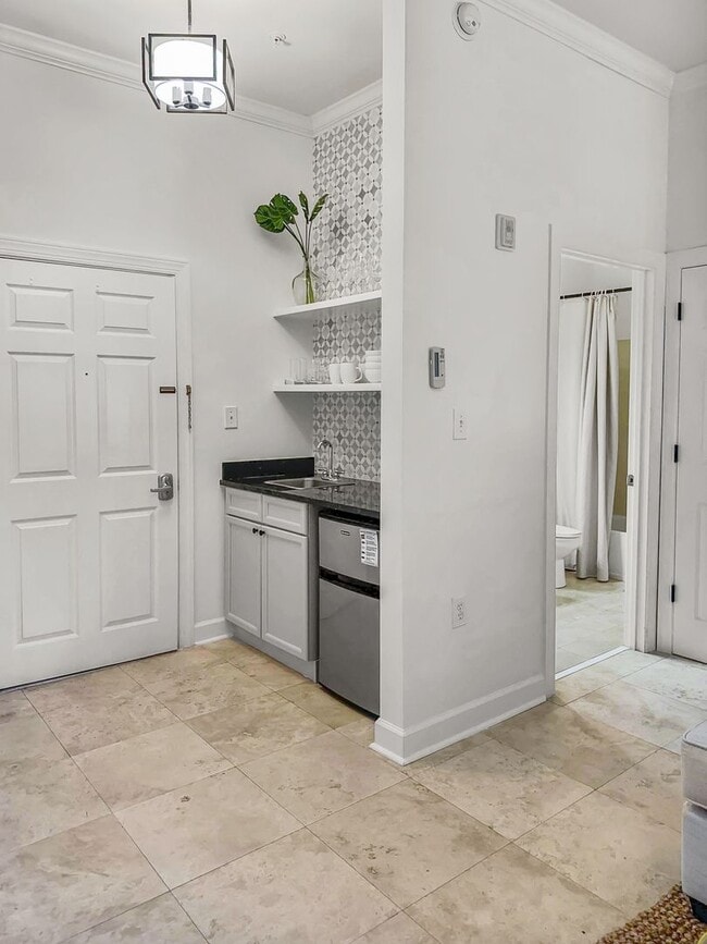 Building Photo - 50% off first months rent.  Fully furnished condo in Rosemary Beach!