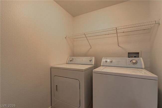 Building Photo - 8250 N Grand Canyon Dr