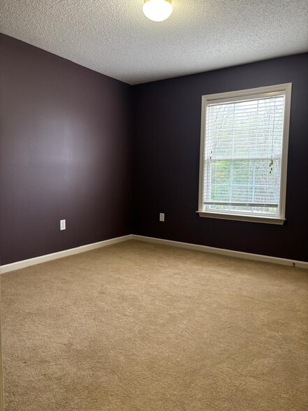 Building Photo - 503 Pelham Square Way