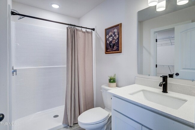 Building Photo - Brand New 3 bed 2 bath by Elementary School