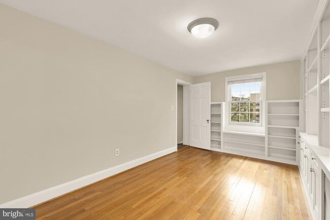 Building Photo - 4809 Wellington Dr