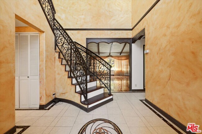 Building Photo - 4131 Mantova Dr