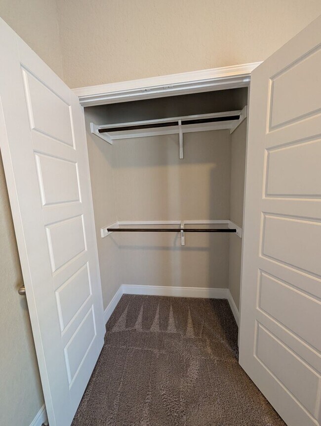 Building Photo - 3/2/2 Duplex / Less than 1 Mile to Gruene / Fridge Included/ Gas Cooking / Covered Patio / CISD