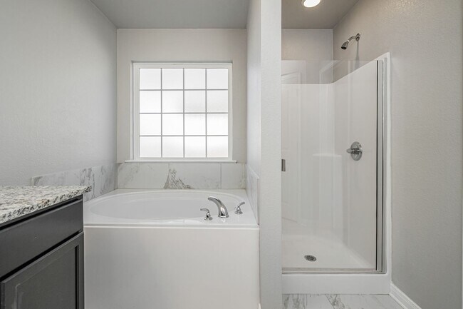 Building Photo - Live, love, and grow in this charming home!