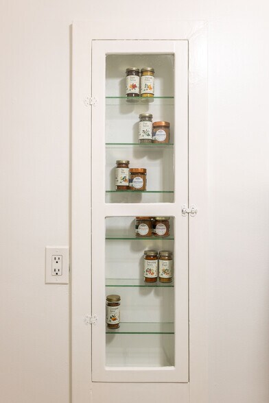 Kitchen - 1290 Devon Ave