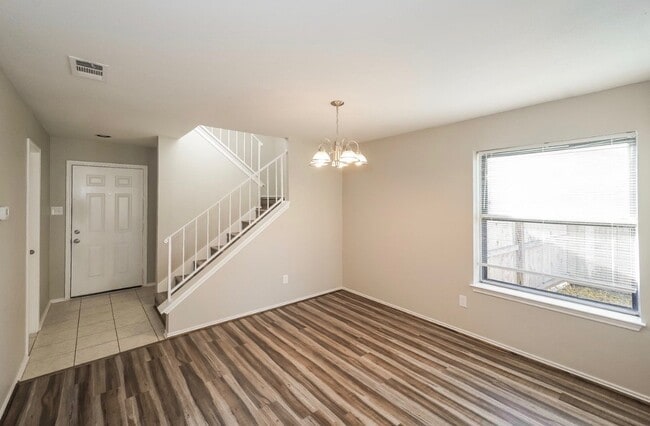 Building Photo - 6915 Eagle Ridge Dr