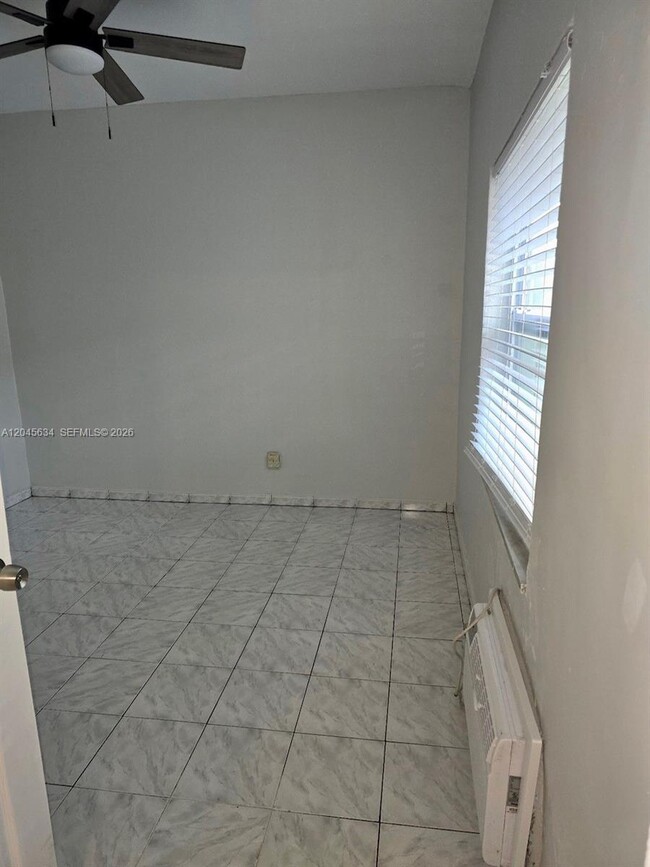 Building Photo - 215 30th St