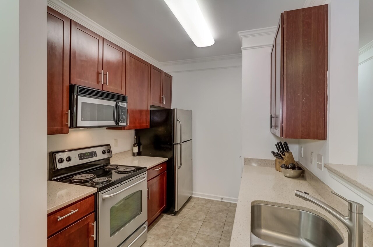 Building Photo - 1755 Central Park Rd