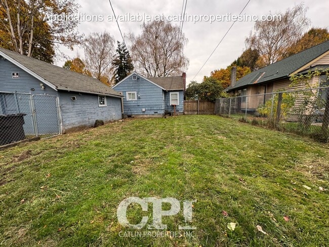 Building Photo - 431 18th Ave