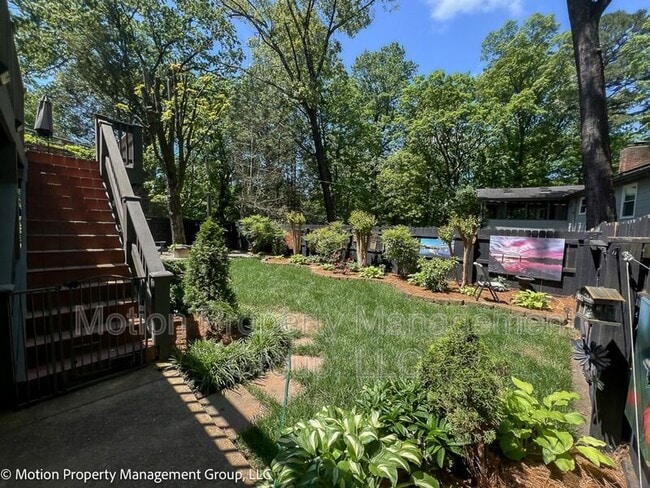 Building Photo - 123 N Palisades Dr