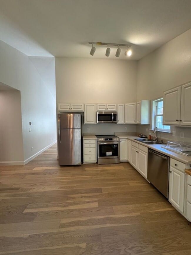 Building Photo - Welcome to this Single-Story Living with 3...