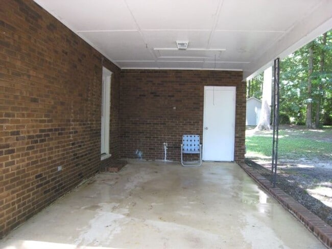 Building Photo - 614 Sexton Ave