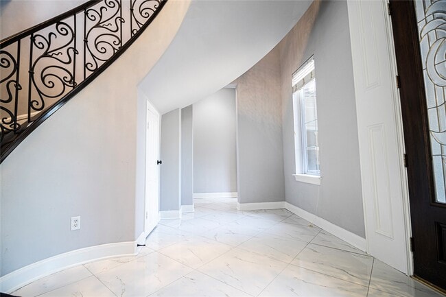 Building Photo - 3202 Bonnebridge Way Blvd
