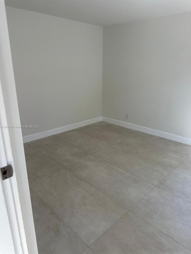 Building Photo - 177 NE 44th St