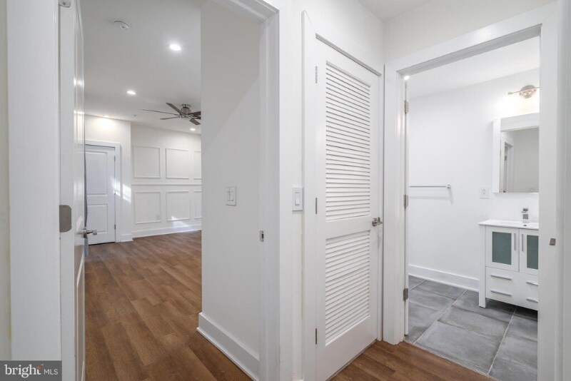 Building Photo - 1647 E Eyre St