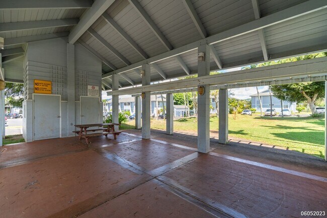 Building Photo - 1br/1ba/prkg Condo at Kumelewai Gardens