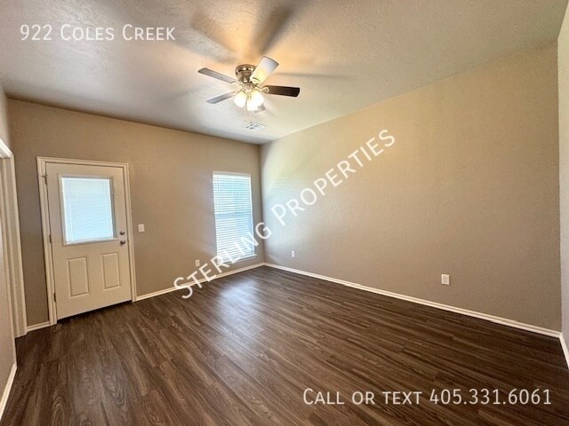 Building Photo - 922 Coles Creek