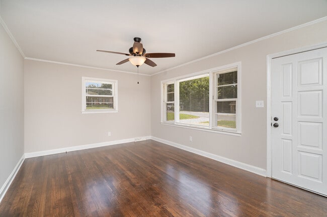 Building Photo - 3634 Carlyle Dr