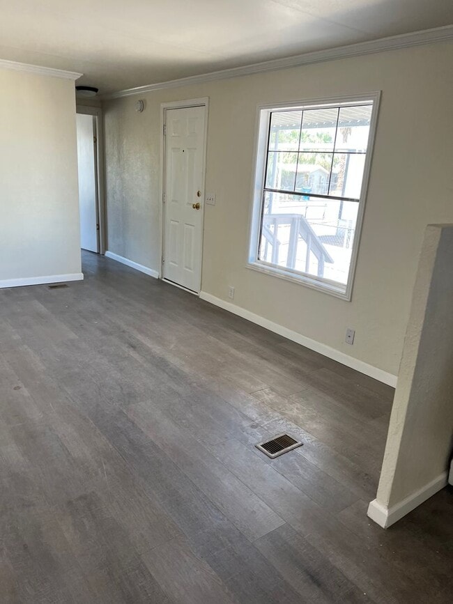 Building Photo - Single Family Rental