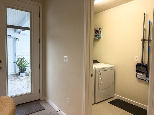 Building Photo - 5640 Pineland Run