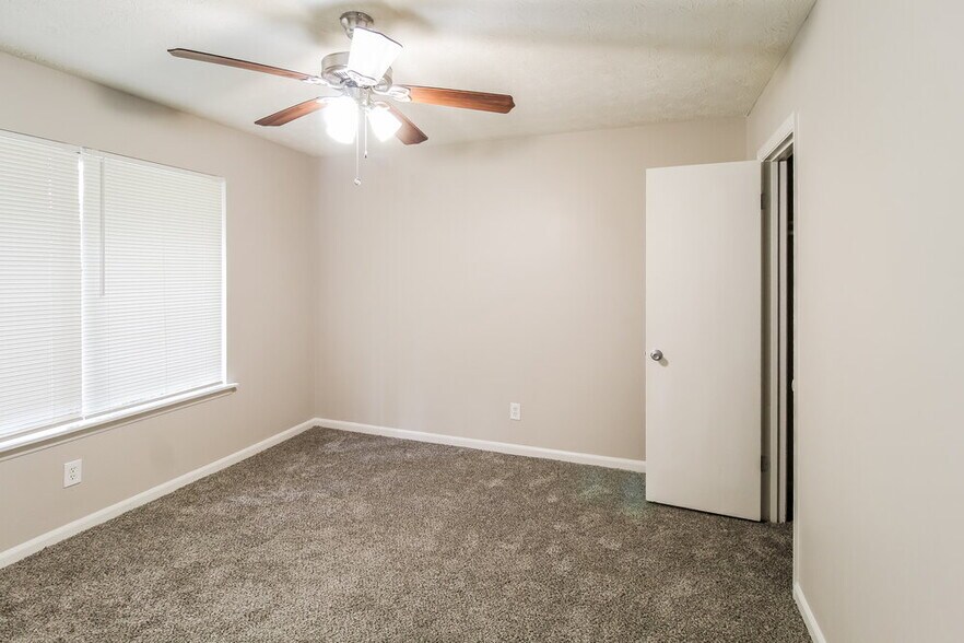 Building Photo - 2861 Panther Ct