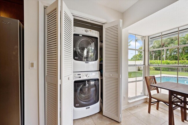 Building Photo - 2216 Las Casitas Dr