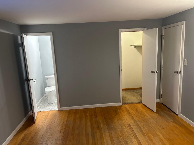 Building Photo - 907 Birchwood Dr